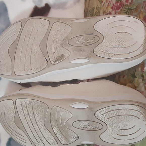 Easy Street Sport Slip Ons 61/2 M - Picture 2 of 3